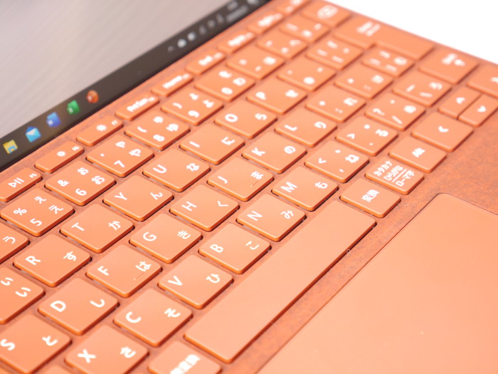 Surfaceキーボードで人気の色は？ タイプカバー全4色でおすすめカラーはコレ！ - Surface PC レビューブログ