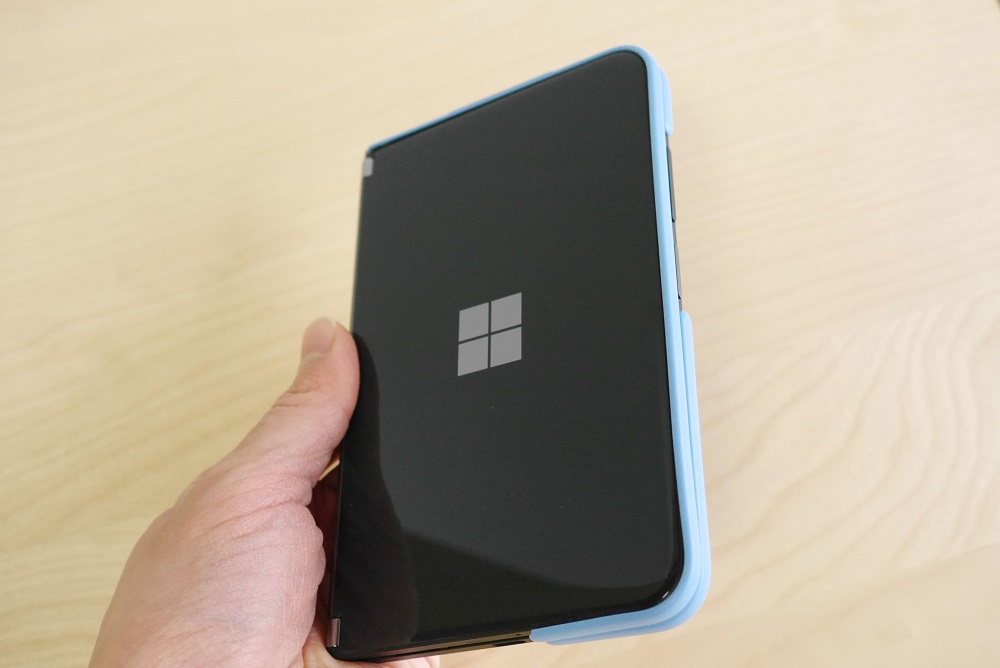Surface Duo 2 バンパー」レビュー。価格は高いけどデザインと機能面は 