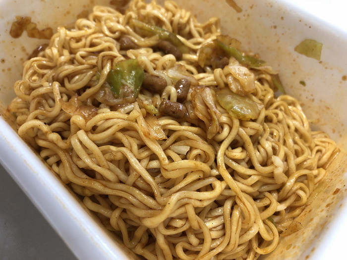 ペヤング獄激辛 VS ヘクブルダック炒め麺